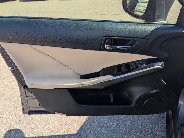 Used 2014 Lexus IS 250 w/ Navigation Package RWD image 8