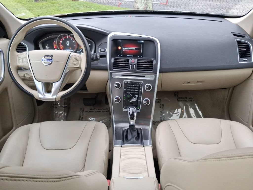 Used 2015 Volvo XC60 T6 AWD/4WD image 9