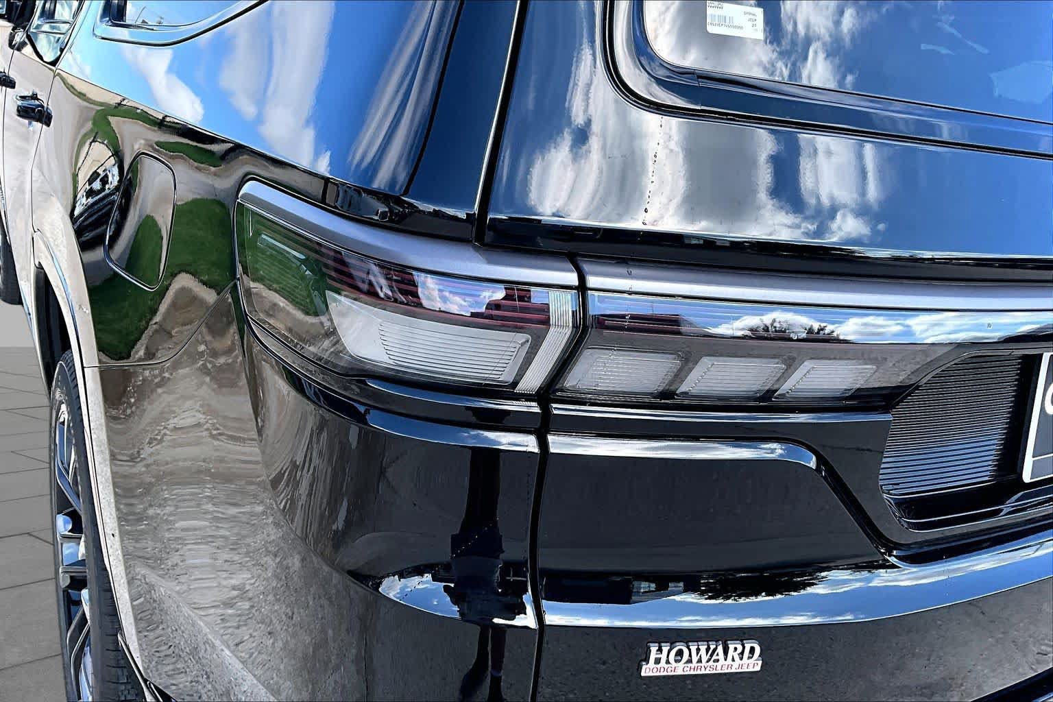 New 2027 Jeep Grand Wagoneer Summit AWD/4WD image 14