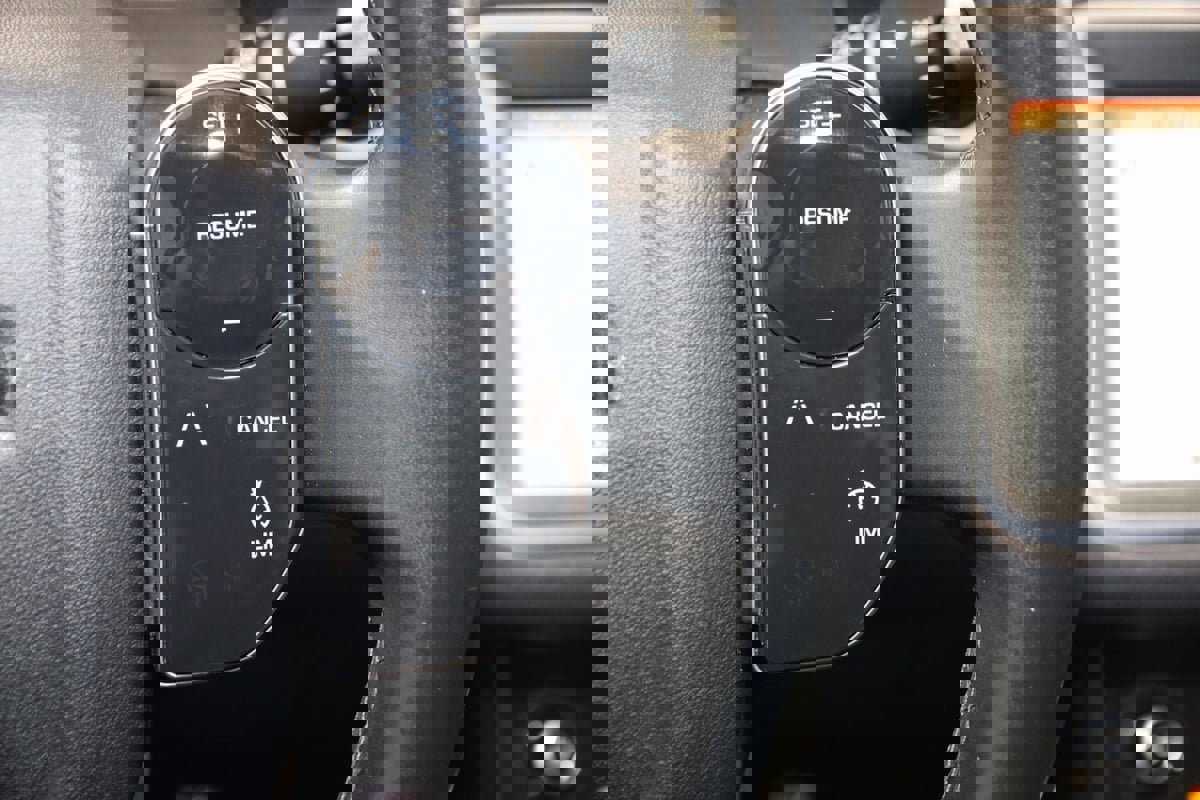 Used 2020 Land Rover Range Rover Evoque S image 29