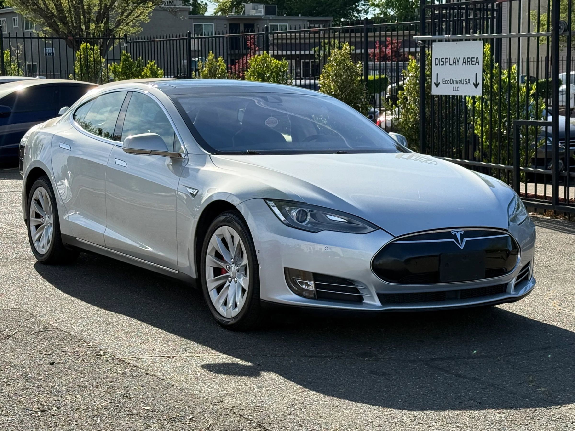 Used 2015 Tesla Model S P85D image 3