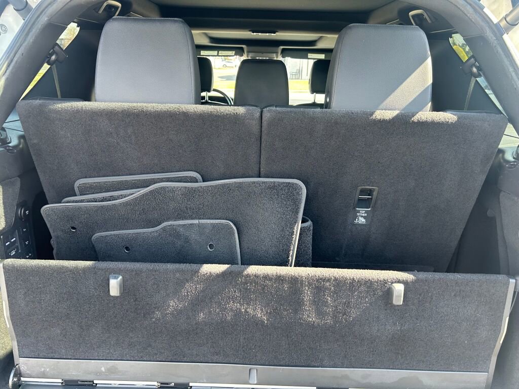 Used 2018 Land Rover Discovery HSE image 37