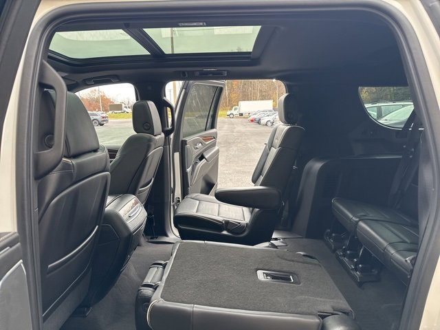 Used 2021 Cadillac Escalade ESV Premium Luxury w/ Driver Assist Tech Package image 17