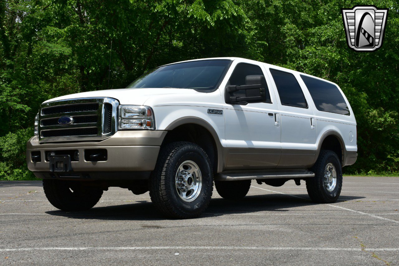 Used 2005 Ford Excursion Eddie Bauer image 24