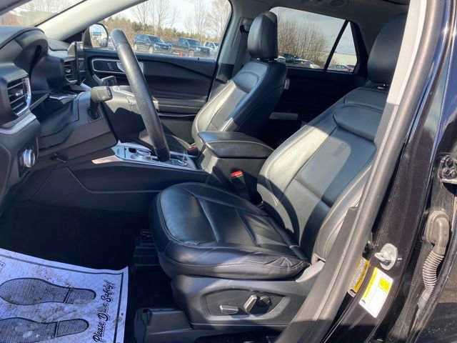 Used 2023 Ford Explorer XLT image 17