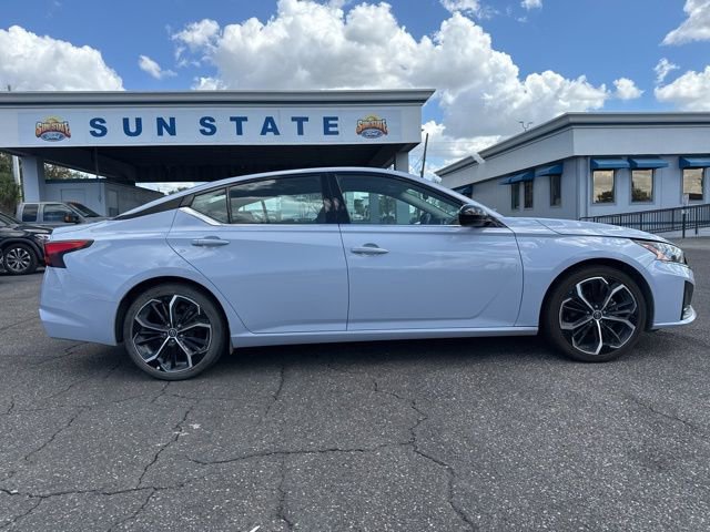 Used 2024 Nissan Altima 2.5 SR FWD image 4