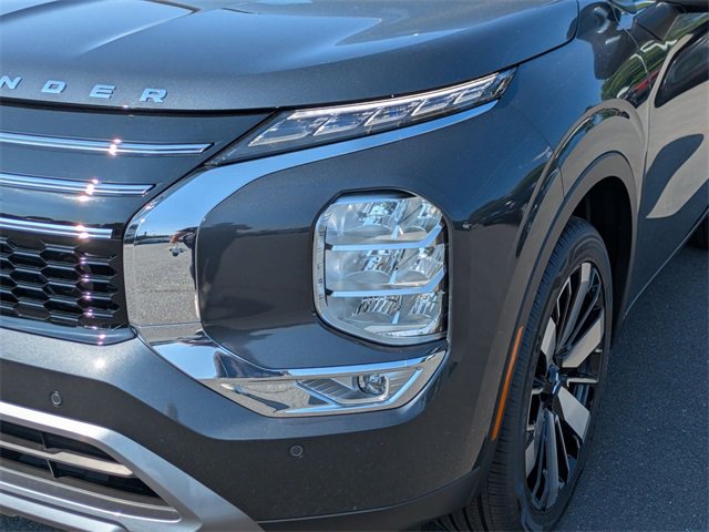 New 2025 Mitsubishi Outlander SE image 8