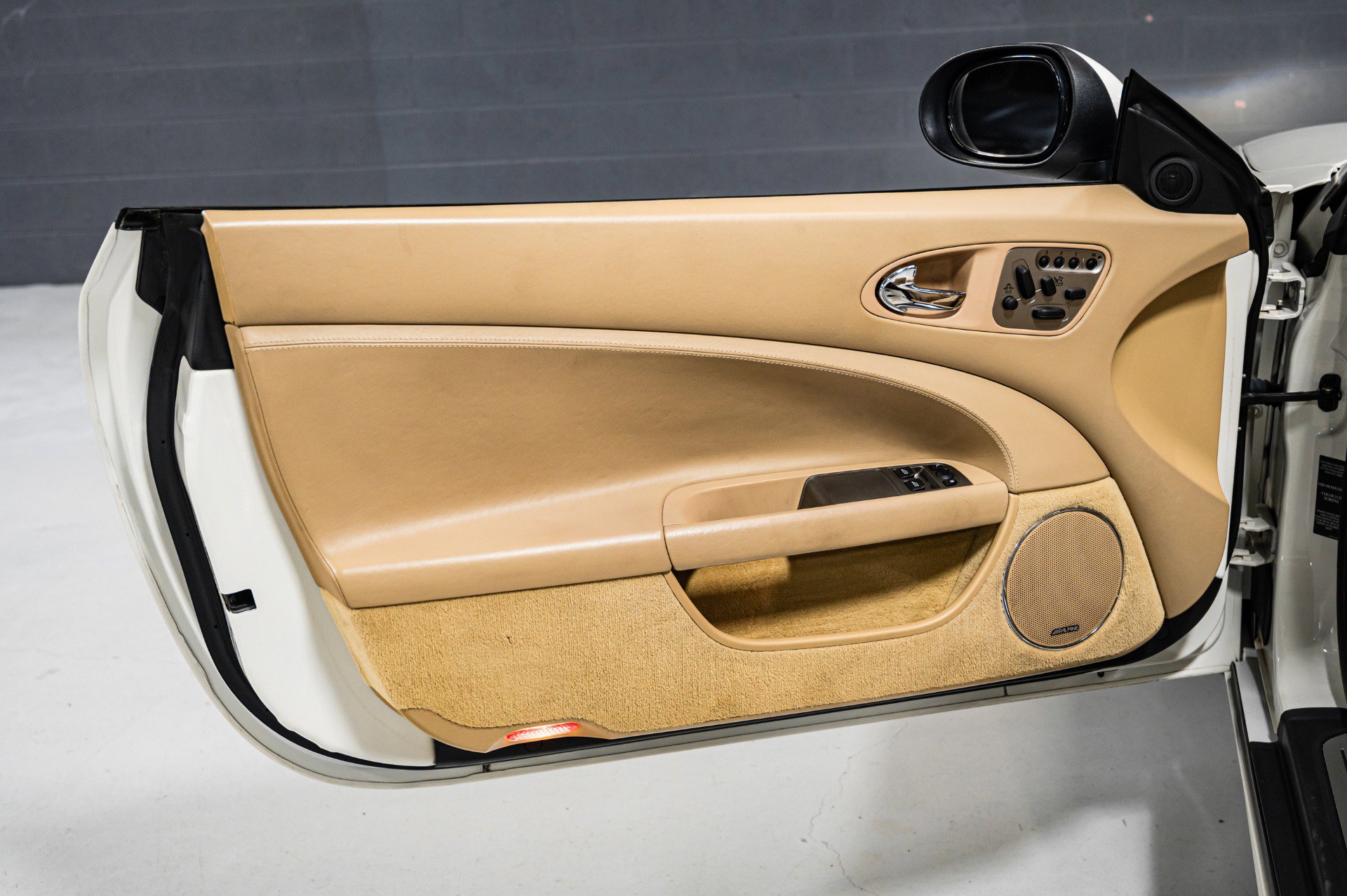 Used 2007 Jaguar XK Convertible image 16