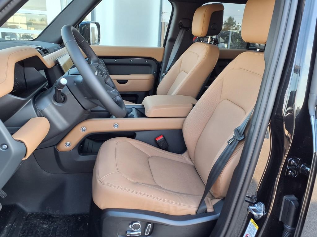 New 2026 Land Rover Defender 130 X-Dynamic SE AWD/4WD image 10
