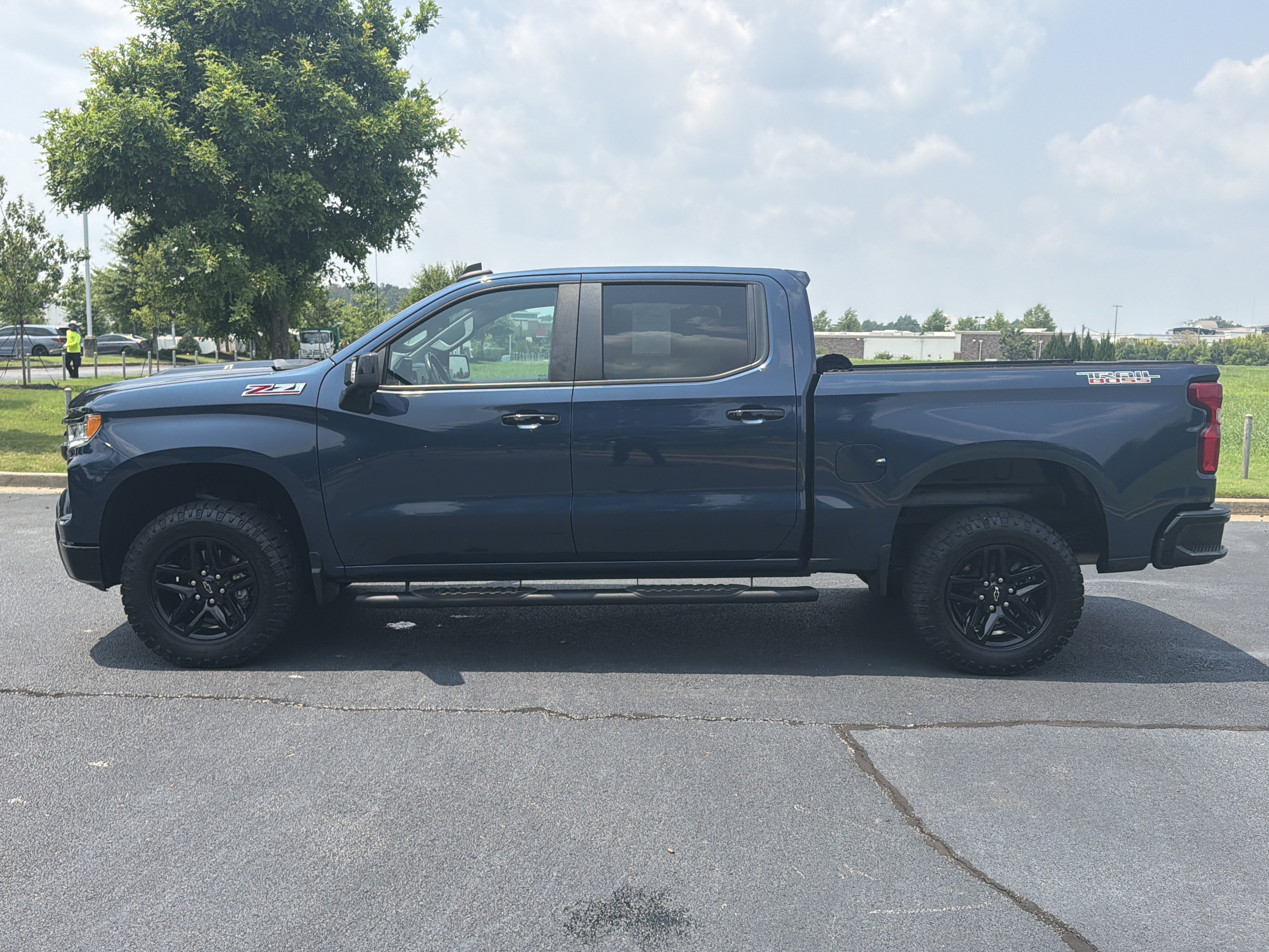 Used 2022 Chevrolet Silverado 1500 LT Trail Boss w/ Convenience Package II AWD/4WD image 6