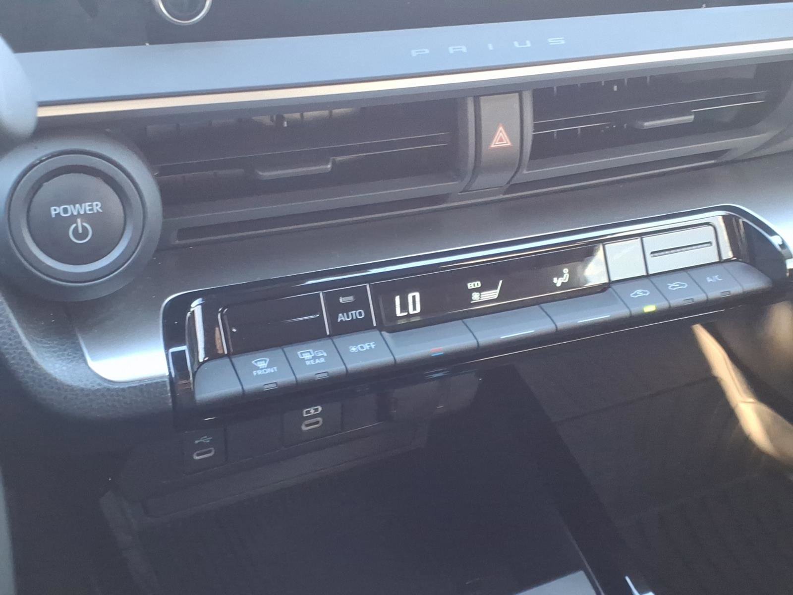 Used 2024 Toyota Prius LE image 18