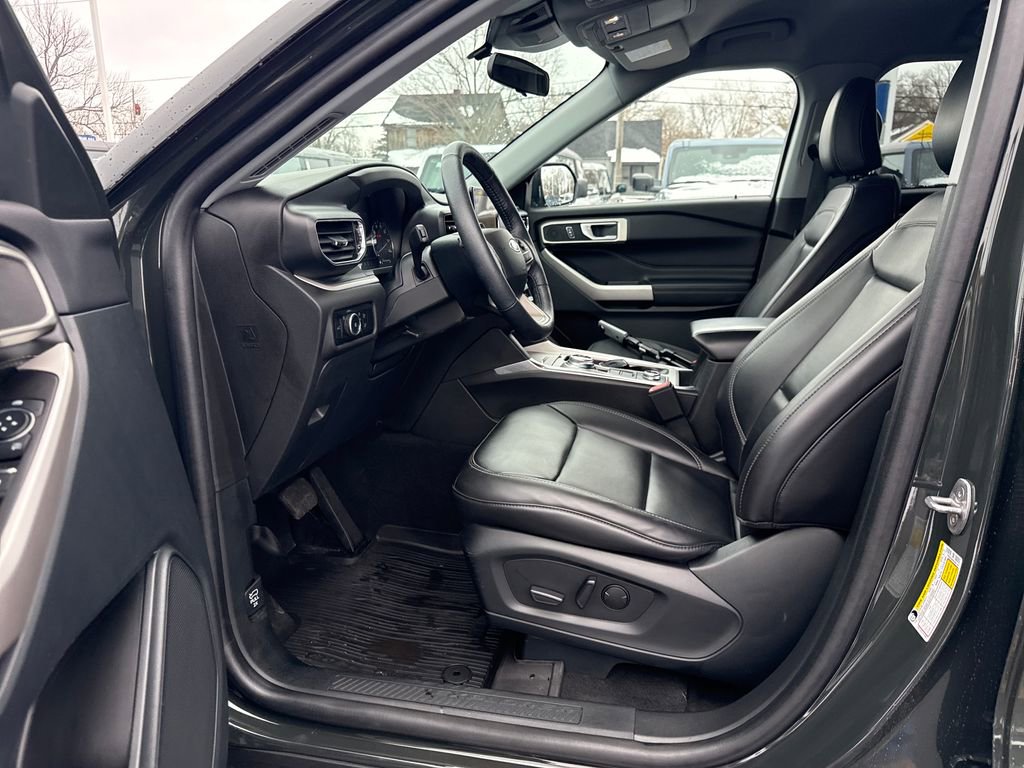 Used 2023 Ford Explorer XLT w/ Equipment Group 202A image 24