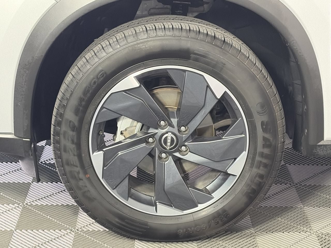 Used 2025 Nissan Rogue SV AWD/4WD image 10