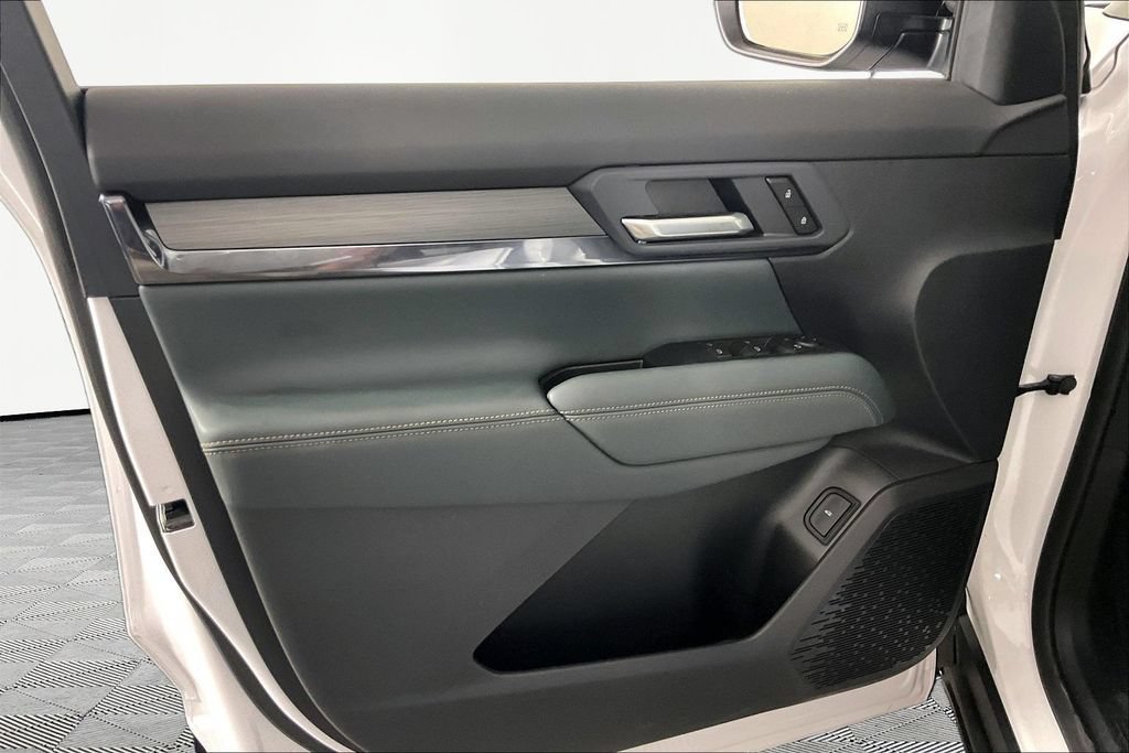 Used 2026 GMC Terrain AT4 w/ LPO, Floor Liner Package AWD/4WD image 17