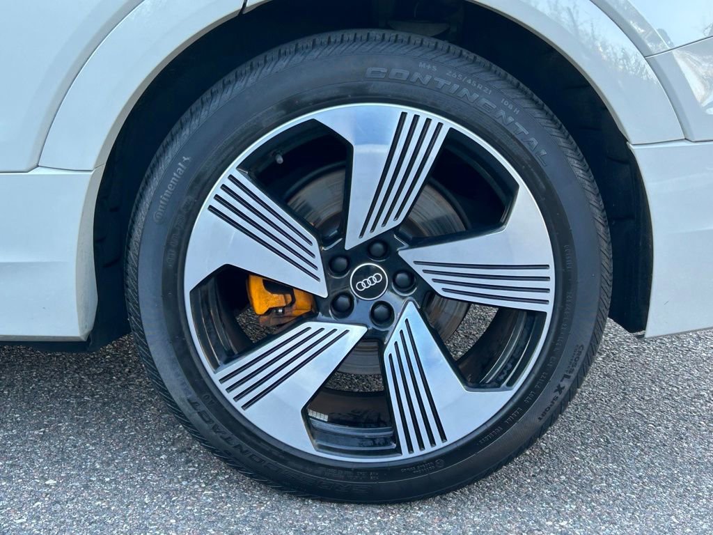 Used 2022 Audi e-tron Premium Plus w/ Premium Plus Package image 79