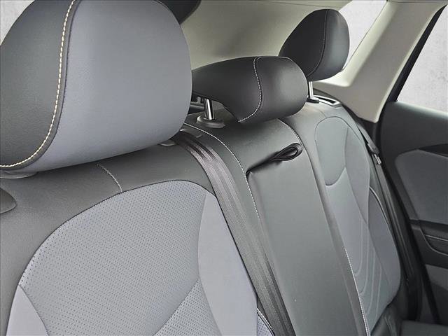 Certified 2025 Volkswagen Tiguan SE image 21