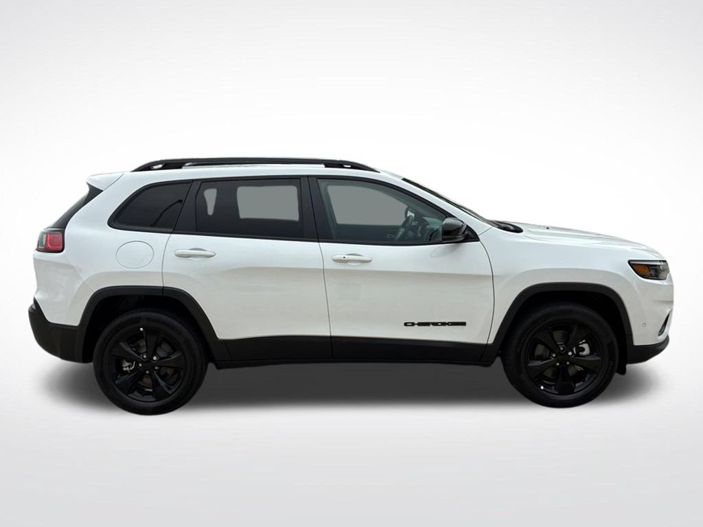 Used 2023 Jeep Cherokee Altitude Lux w/ Mopar Interior Package AWD/4WD image 5