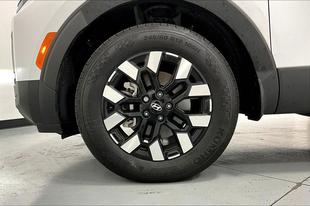 Used 2025 Hyundai Santa Cruz SE image 11