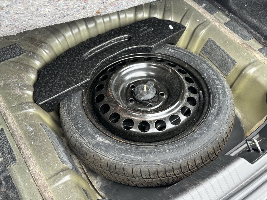 Used 2017 Chevrolet Malibu LT image 12