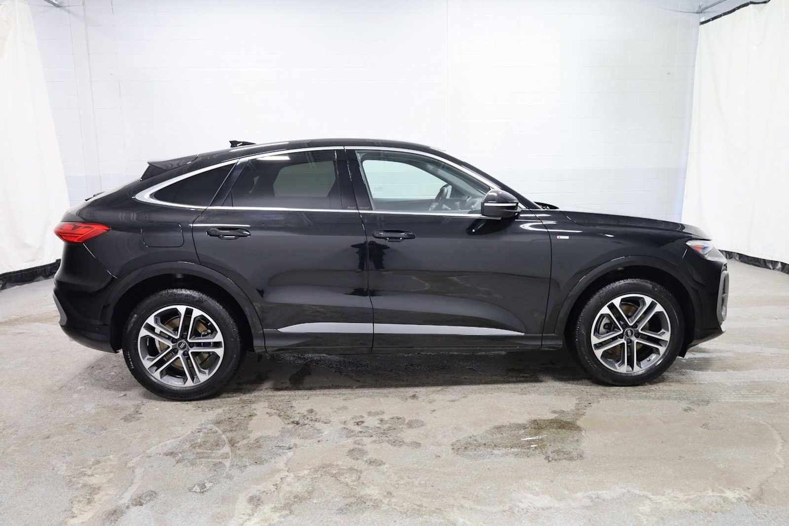 Certified 2025 Audi Q5 Prestige image 10