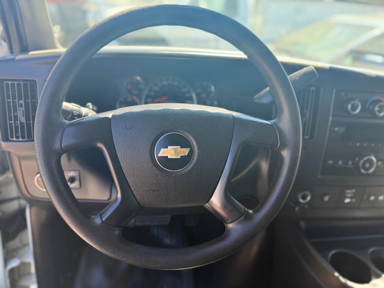 Used 2014 Chevrolet Express 2500 RWD image 22