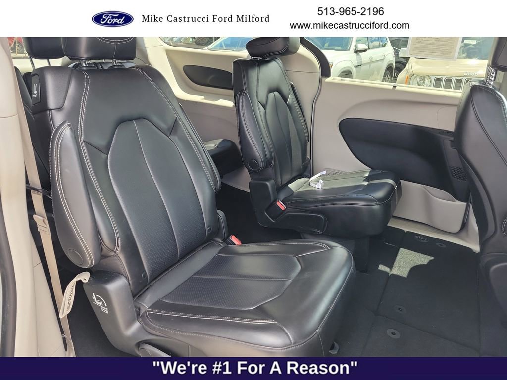 Used 2023 Chrysler Pacifica Touring-L FWD image 30