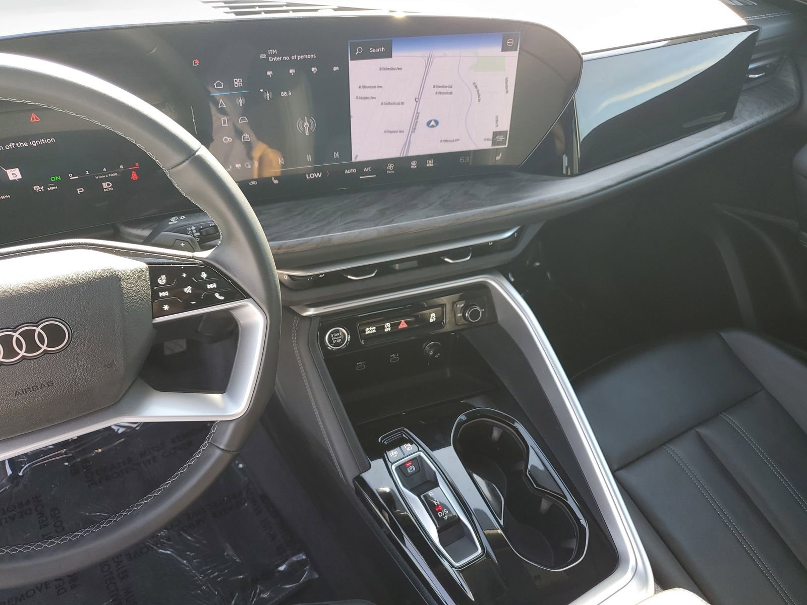 Used 2025 Audi Q5 Premium w/ Convenience Package image 24