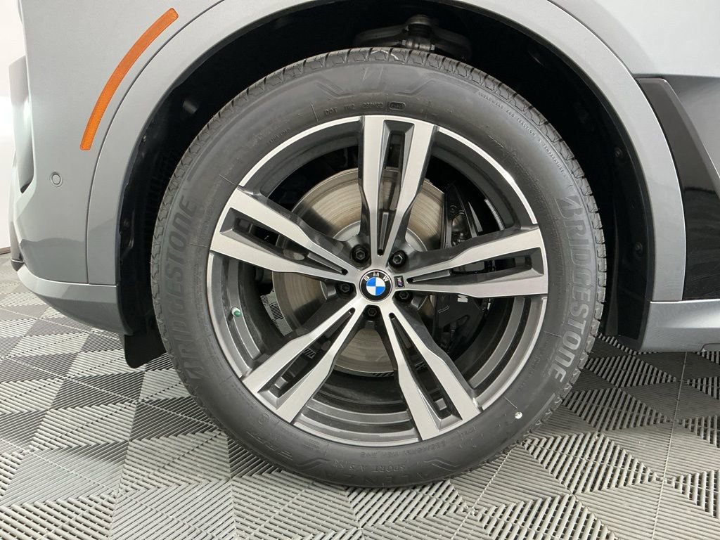 New 2026 BMW X7 xDrive40i w/ M Sport Package AWD/4WD image 37