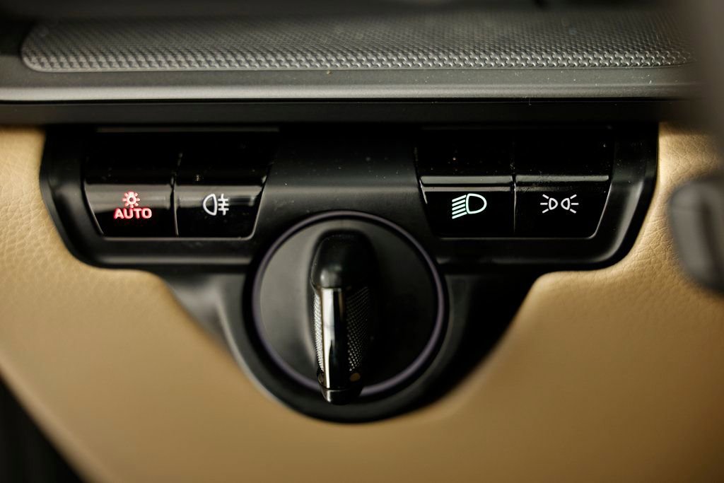 Certified 2020 Porsche 911 Carrera S image 32