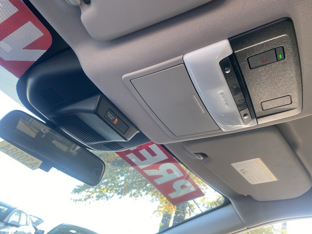 Used 2023 Nissan Rogue SV image 22