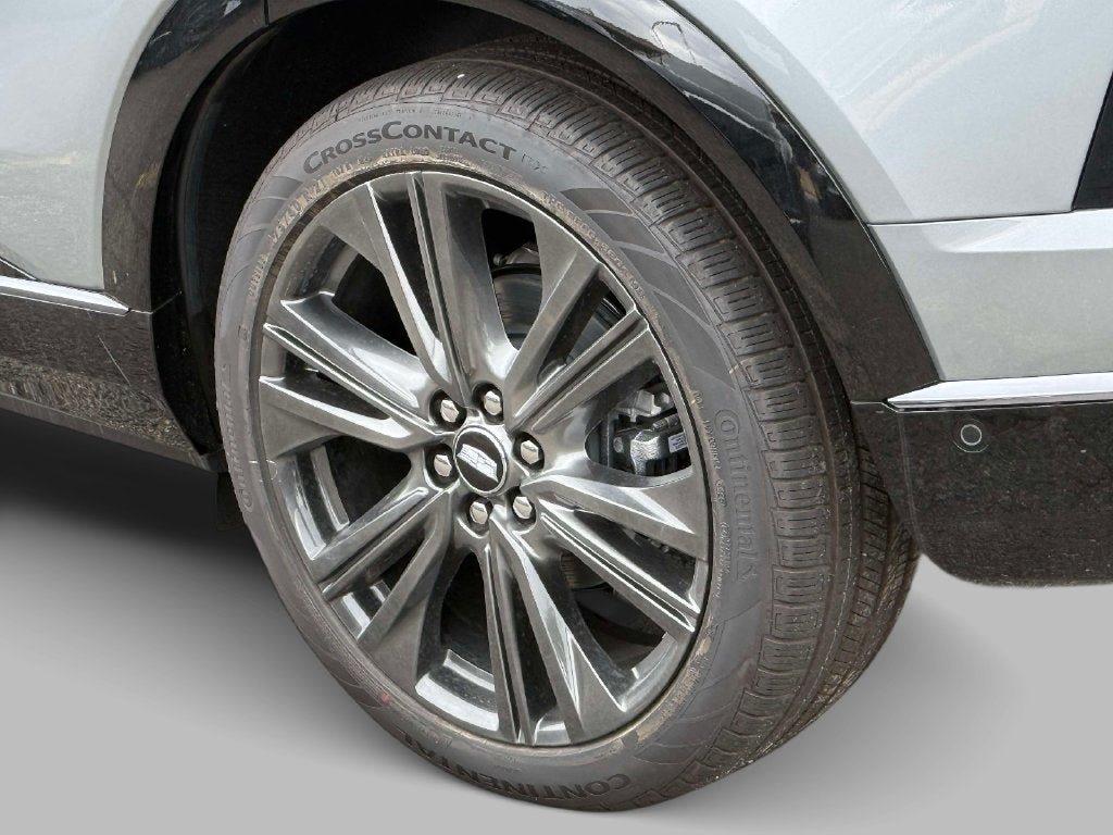 New 2027 Cadillac Optiq Premium Sport w/ LPO, Floor Liner Package AWD/4WD image 15