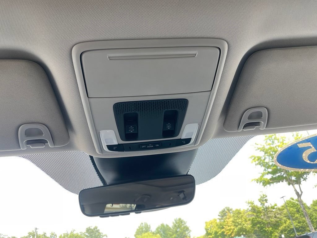 Certified 2025 Honda Pilot Touring image 16
