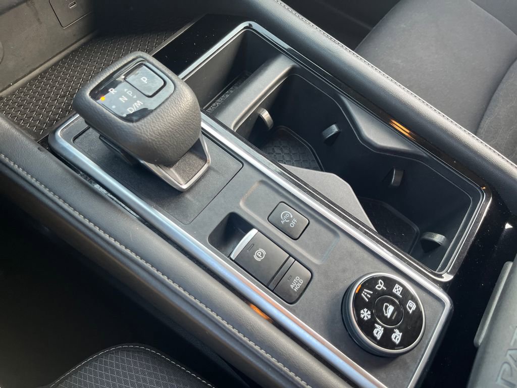 Used 2025 Nissan Pathfinder SV AWD/4WD image 22