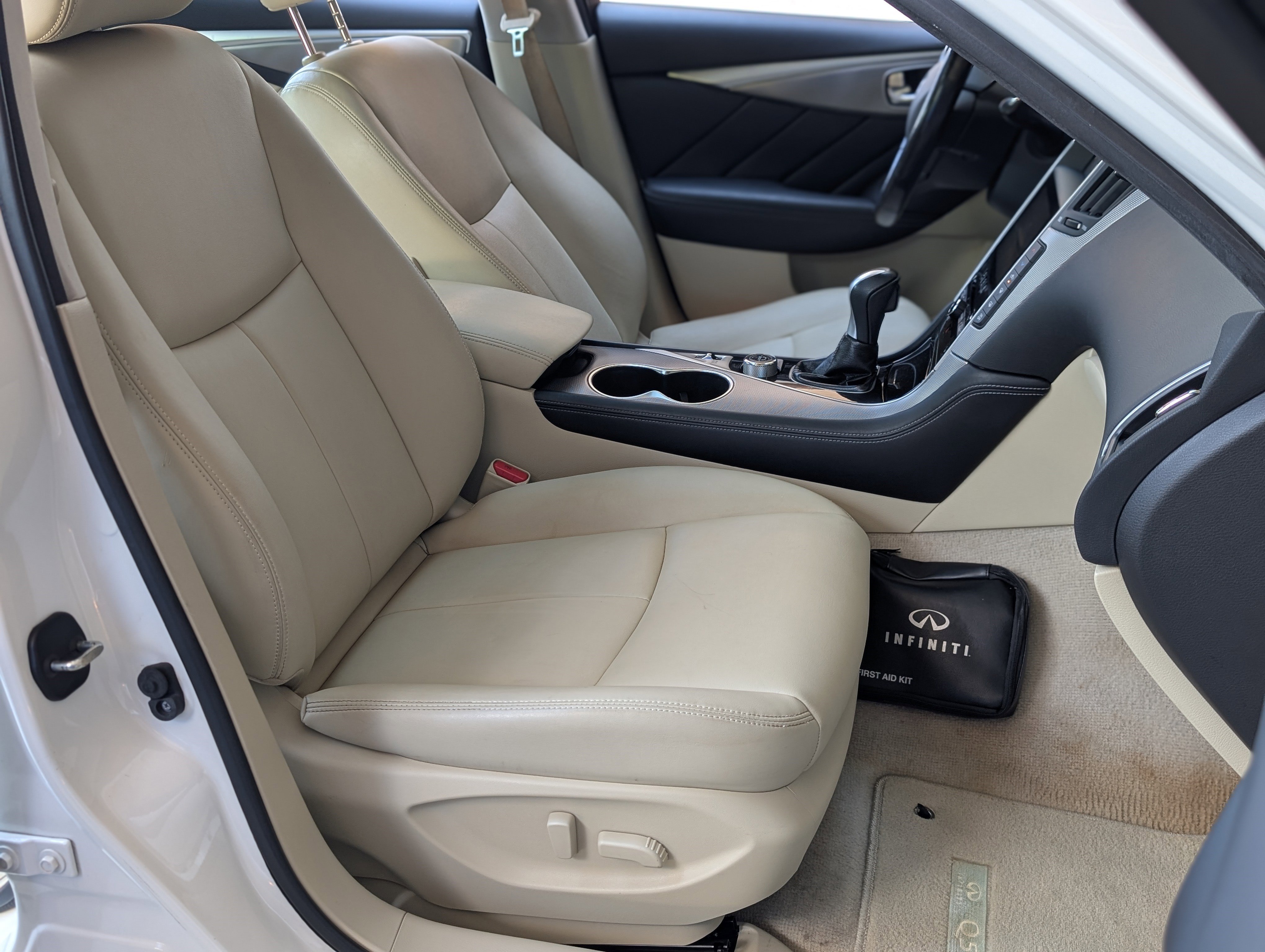 Used 2015 INFINITI Q50 Premium w/ Navigation Package AWD/4WD image 21