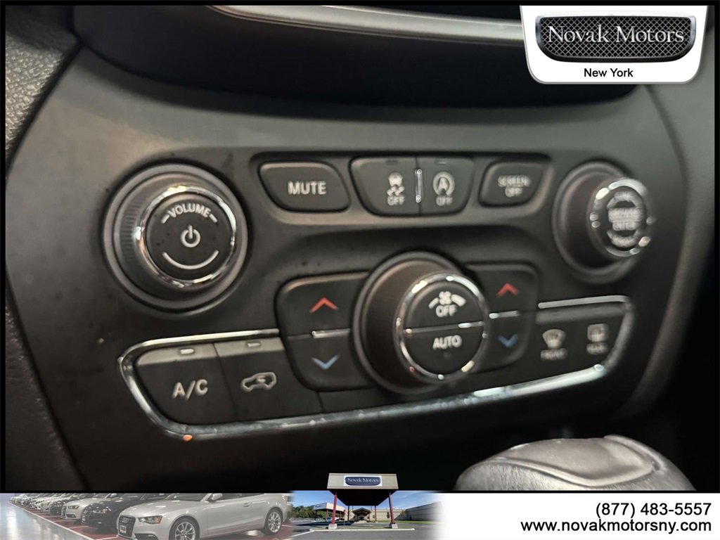 Used 2022 Jeep Cherokee Limited image 23