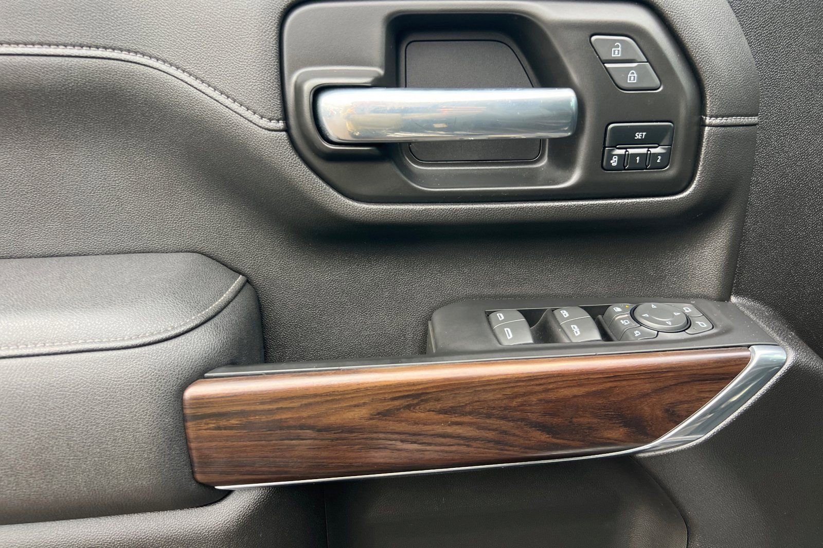 Used 2023 GMC Sierra 3500 SLT w/ Gooseneck/5TH Wheel Package AWD/4WD image 11