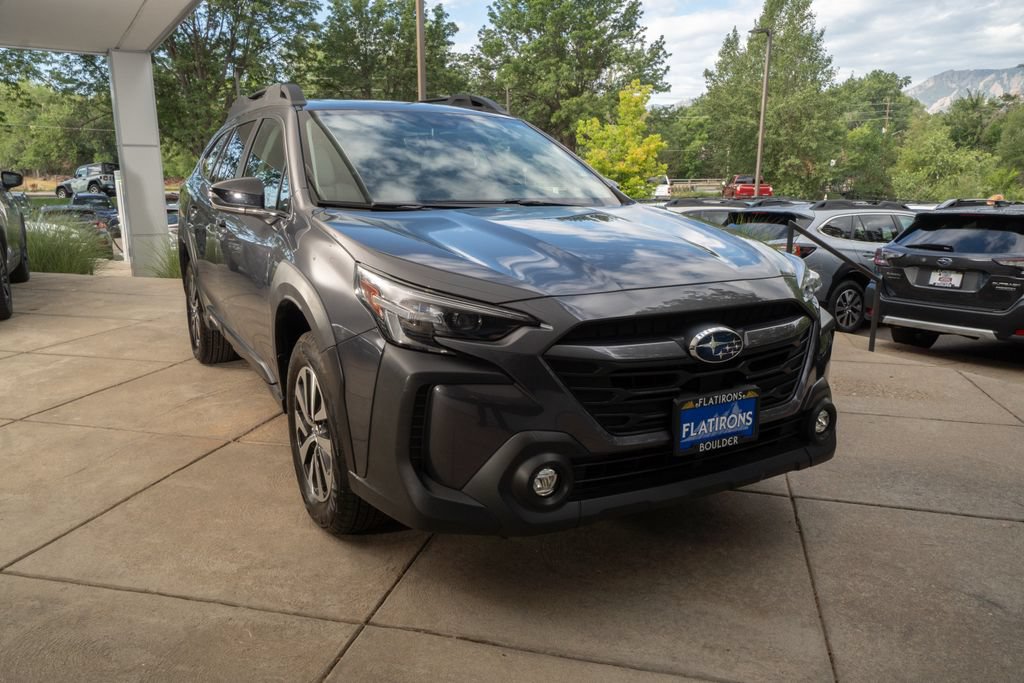 Certified 2025 Subaru Outback Premium w/ Popular Package #1A AWD/4WD image 2