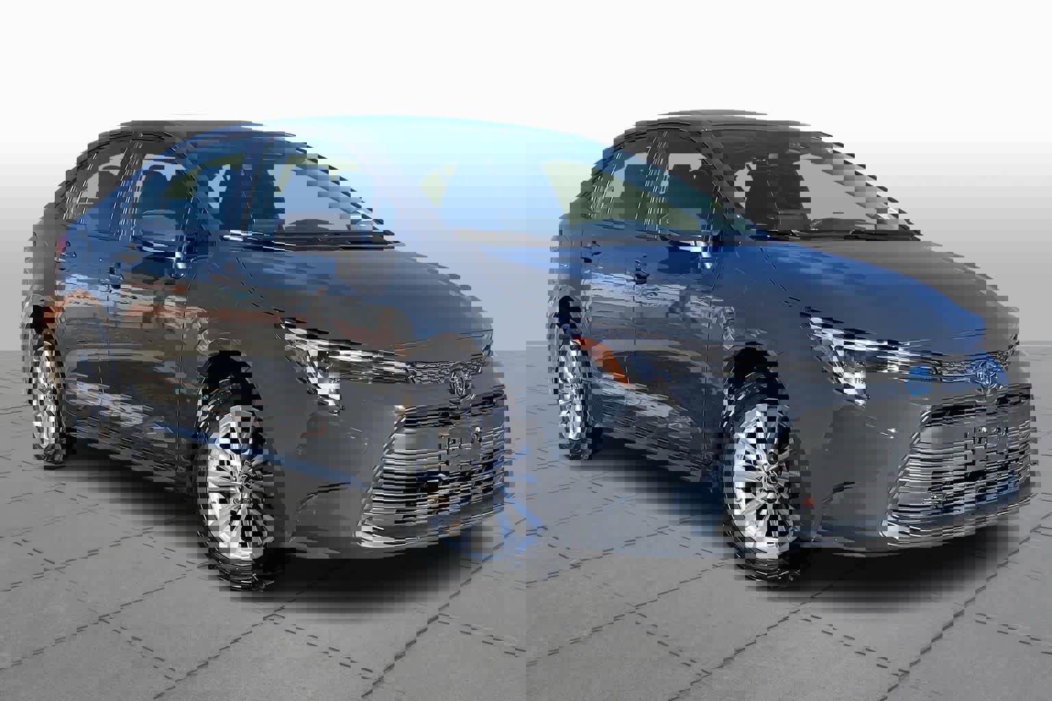 Certified 2025 Toyota Corolla LE image 2