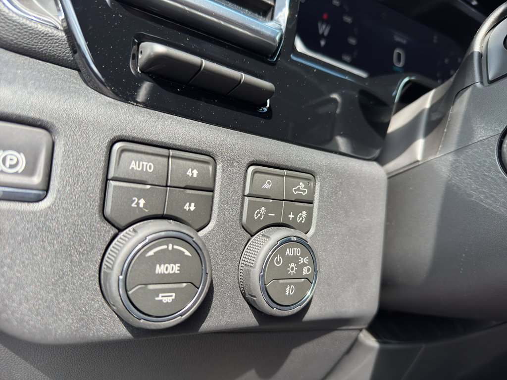 New 2026 Chevrolet Silverado 1500 High Country AWD/4WD image 18
