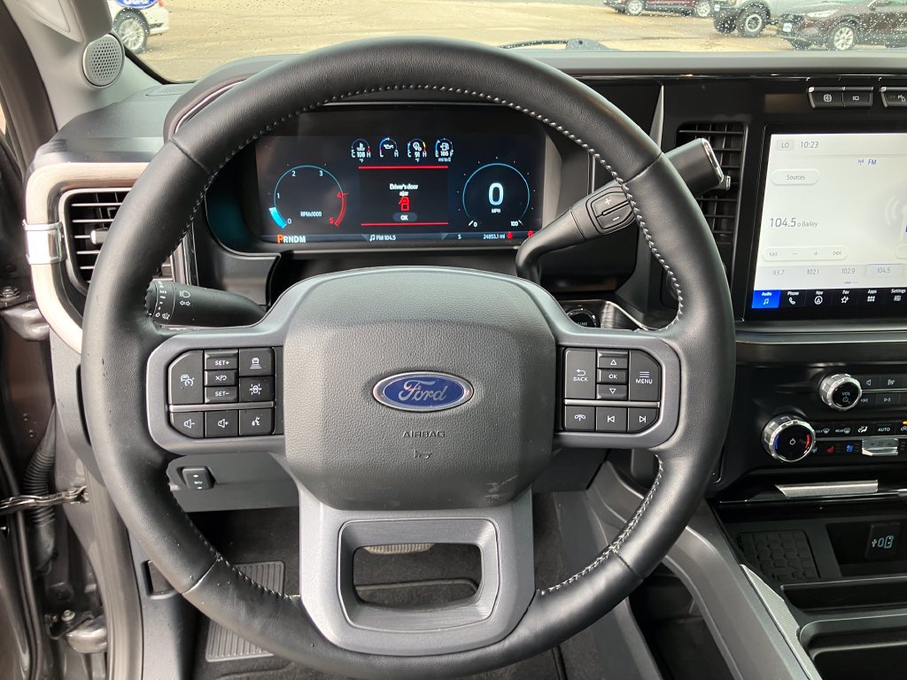 Used 2023 Ford F250 Lariat w/ Lariat Ultimate Package AWD/4WD image 11