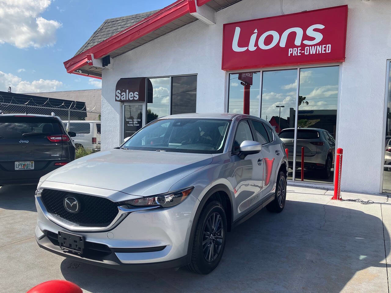 Used 2020 MAZDA CX-5 Touring image 2