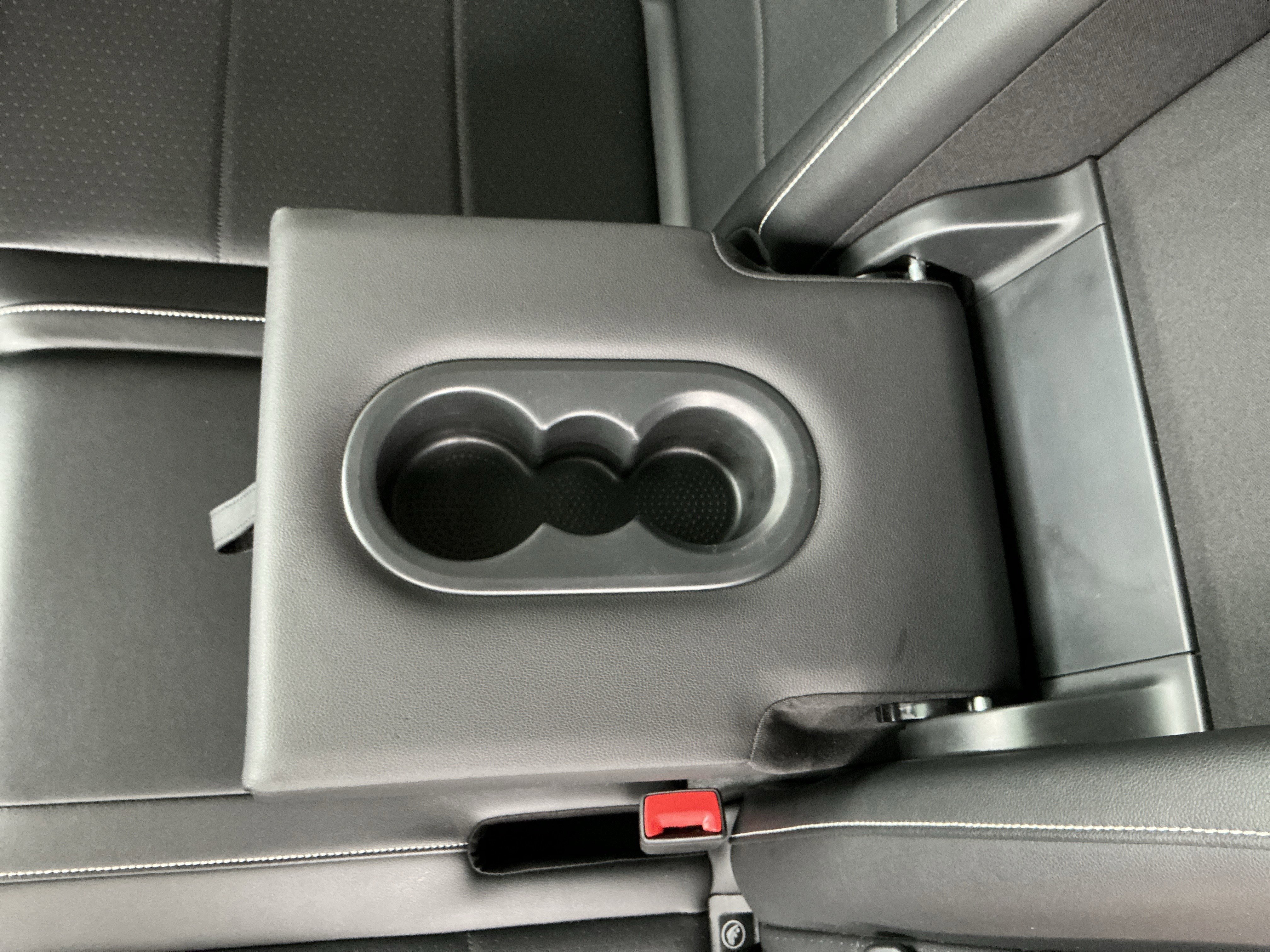 Used 2021 Volkswagen Tiguan SE w/ Panoramic Sunroof Package image 30