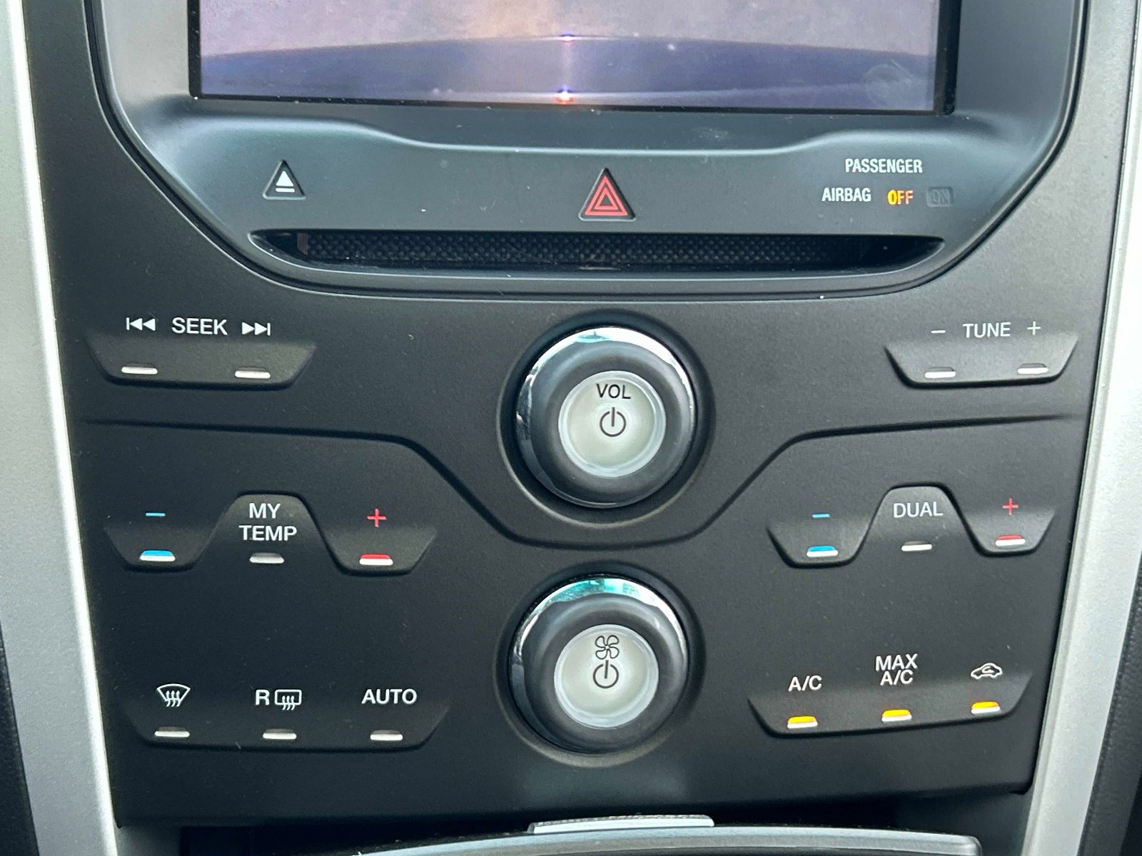 Used 2012 Ford Explorer XLT FWD image 28