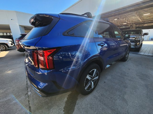 Used 2023 Kia Sorento EX FWD image 3