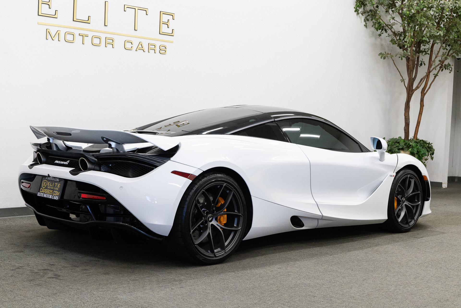 Used 2019 McLaren 720S Luxury RWD image 9