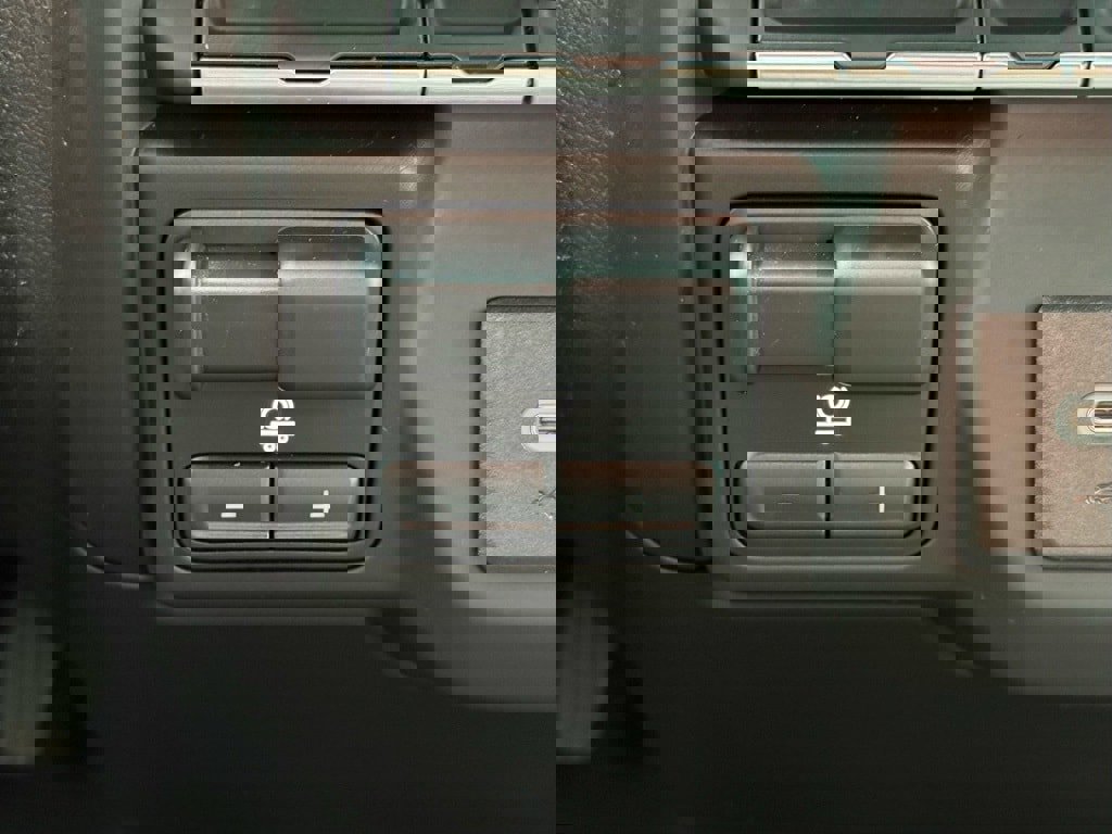 Used 2025 Chevrolet Silverado 2500 Custom w/ Custom Convenience Package image 24