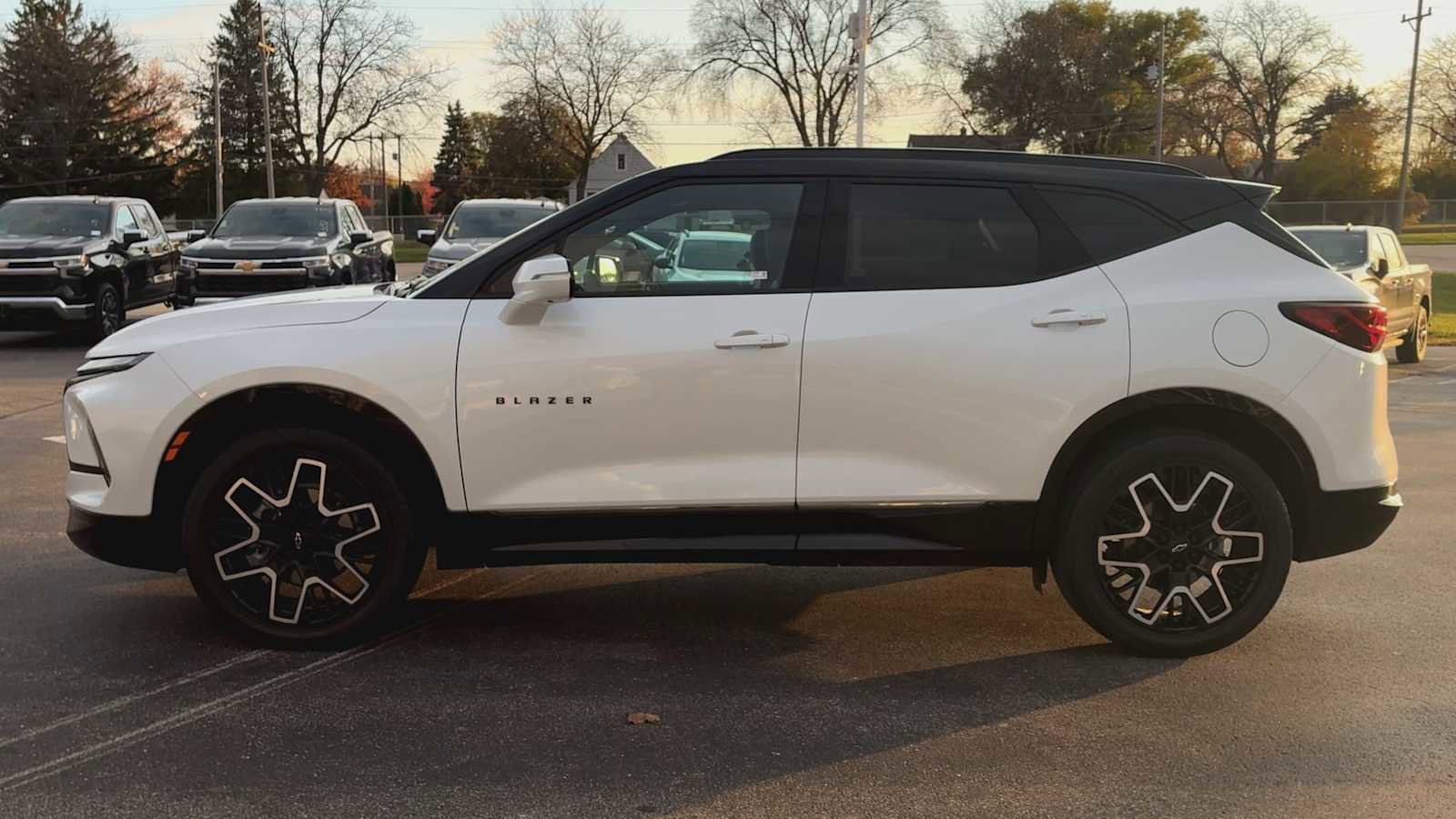 Certified 2023 Chevrolet Blazer RS w/ Driver Confidence II Package image 5