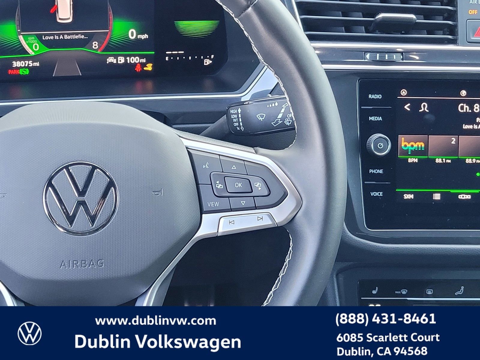 Used 2023 Volkswagen Tiguan SE R-Line image 15