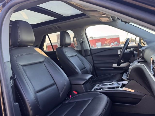 Used 2023 Ford Explorer XLT w/ Equipment Group 202A image 22