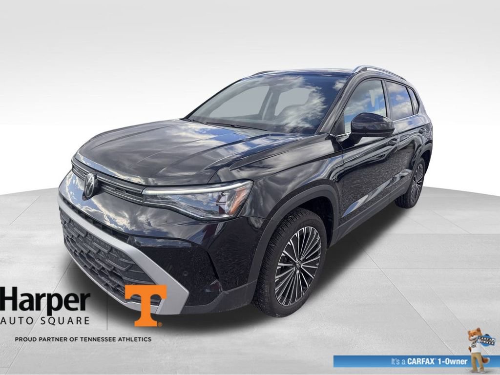 Used 2025 Volkswagen Taos SE image 1